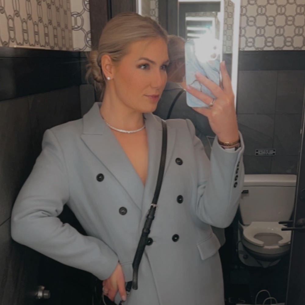 Meet your Posher, Alexandra